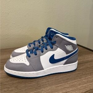 Air Jordan 1 Mid (GS) Cement True Blue DQ8423-014 Size 5Y / Women’s Size 6.5